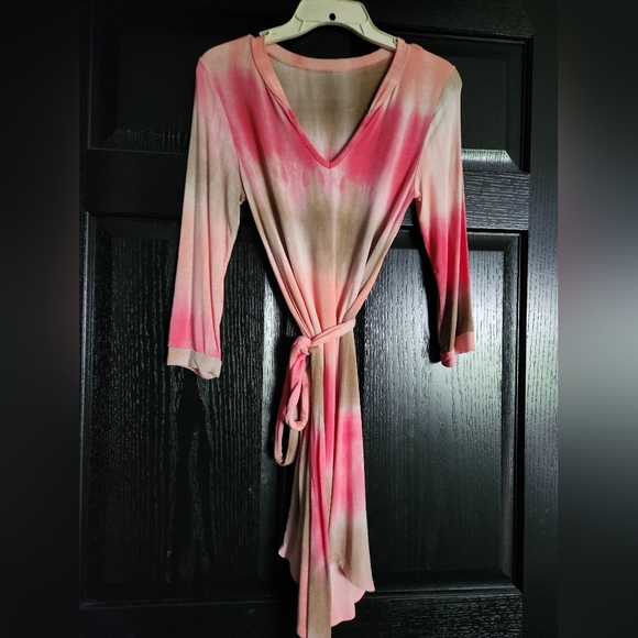 Tie-Dye dress size SMALL. PINK, WHITE, FUSCHIA, BROWN - Picture 2 of 3